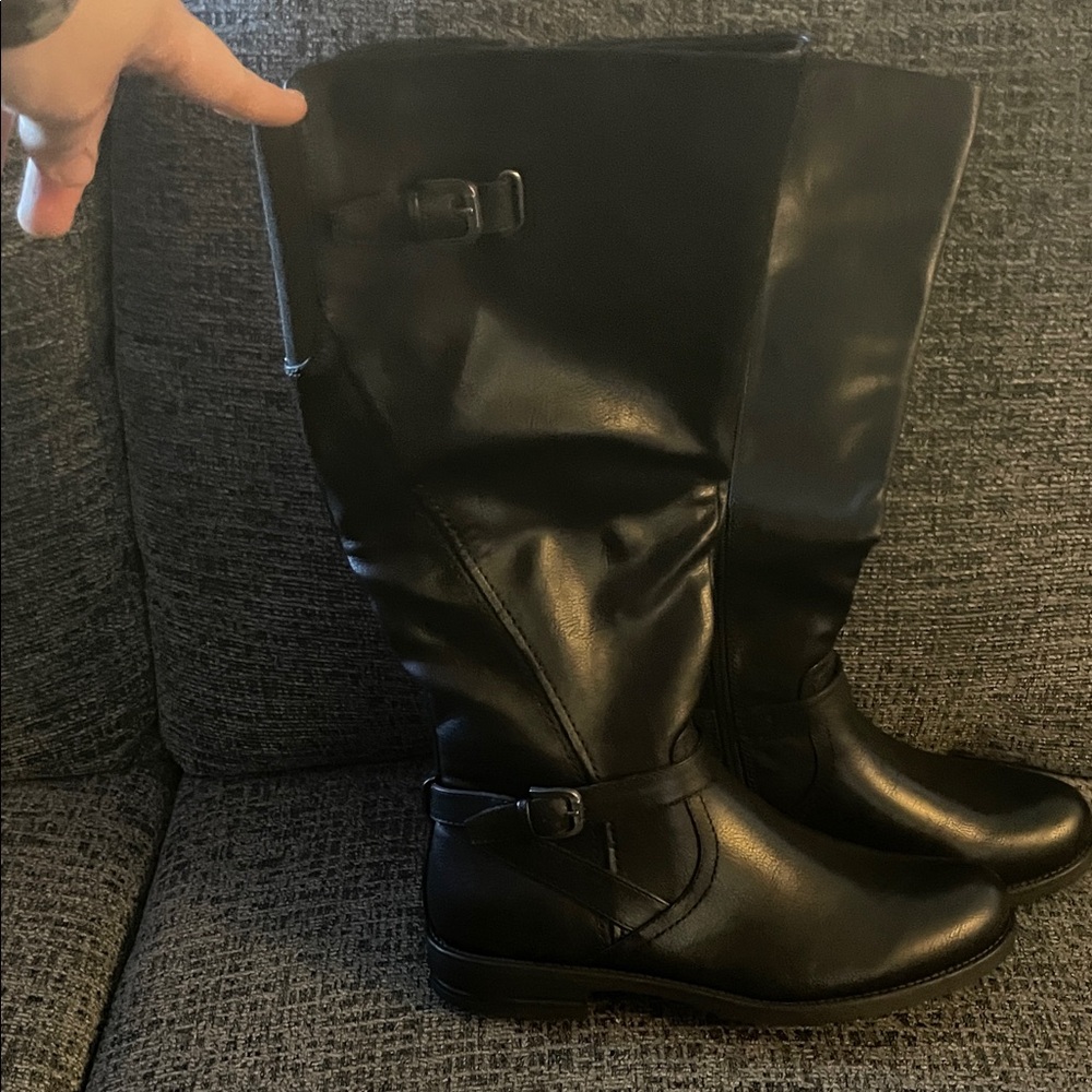 BareTraps Black Winter Boots with Buckle